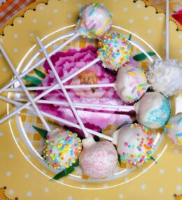 Peaches & Cream Cake Pops