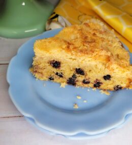 Blueberry Cake with Streusel Topping