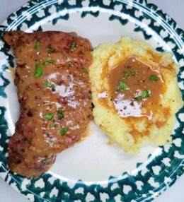 Steak with Gravy & Mashed Potatoes